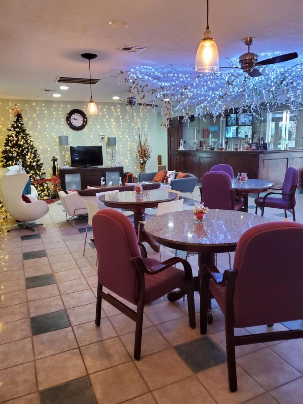 Houston Inn and Suites Main image